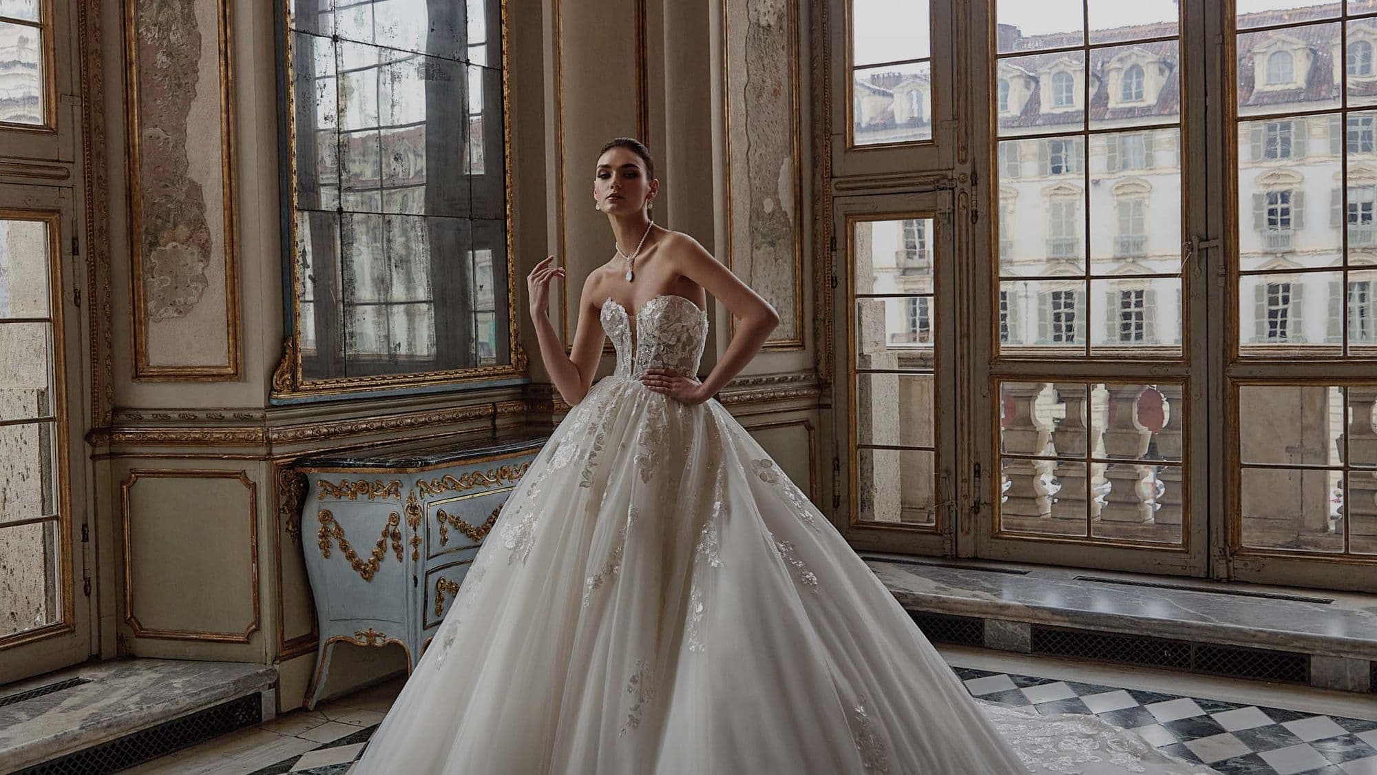 Pronovias Model